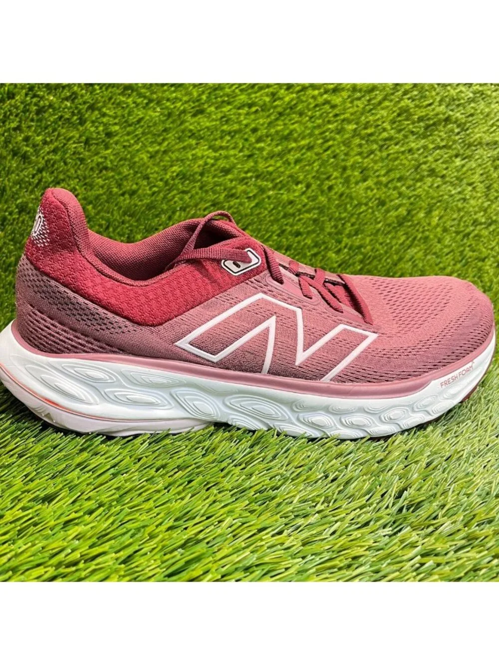 New Balance Fresh Foam X 860v14 Womens Size 11 Burgundy Running Shoes Sneakers